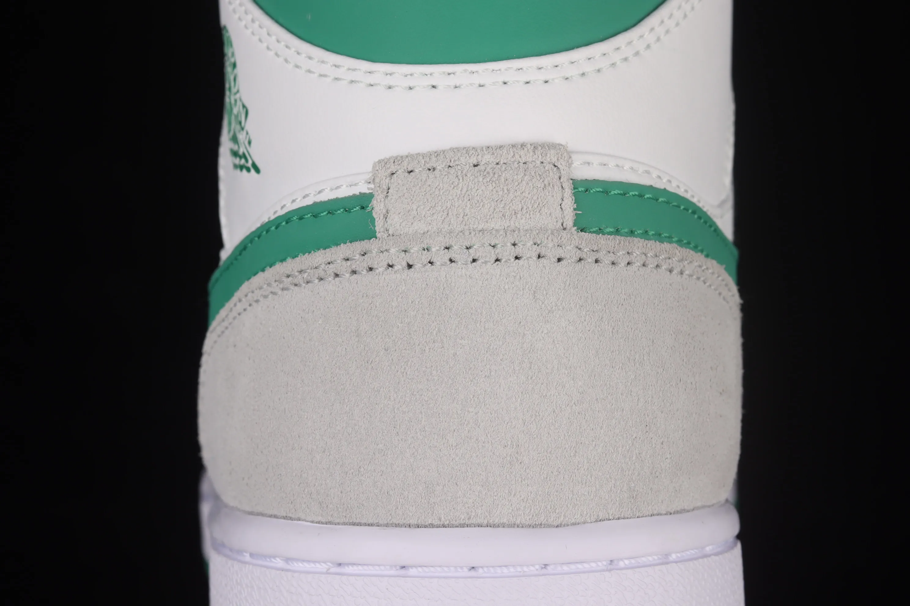 All categories Air Jordan Jordan series basketball shoes Air Jordan 1 Mid Different versions Air Jordan 1 Mid AJ1 Joe 1 white gray green mid-top basketball shoes DC7294-103